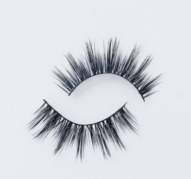 Glam Up: Faux Aurelia Eyelashes