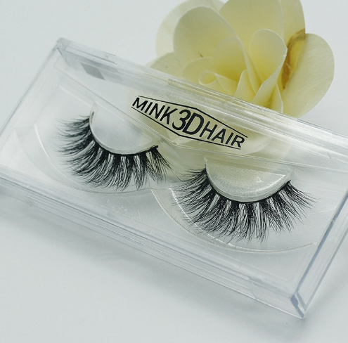 Glam Up: Faux Aurelia Eyelashes