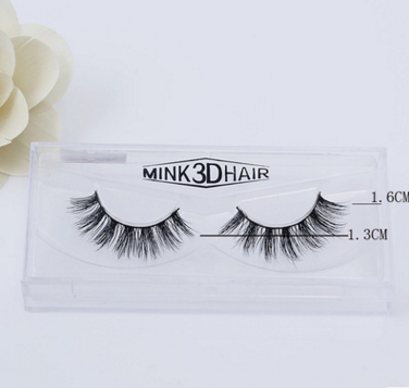 Glam Up: Faux Aurelia Eyelashes