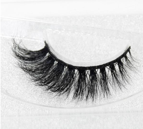 Glam Up: Faux Aurelia Eyelashes