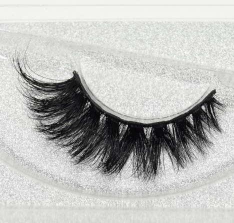 Glam Up: Faux Aurelia Eyelashes